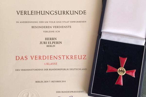 2014: Juri wird das Bundesverdienstkreuz 1. Klasse vom deutschen Bundespräsidenten verliehen