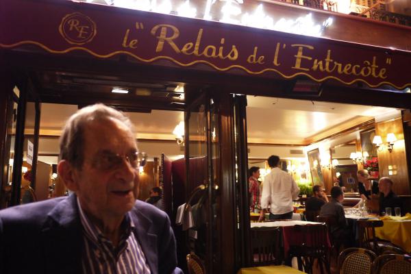 Juri leaves his favourite steak restaurant in Paris